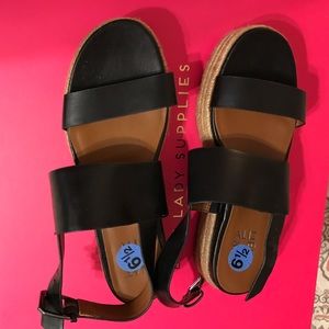 New Naturalizer womens’ size 6.5 sandals